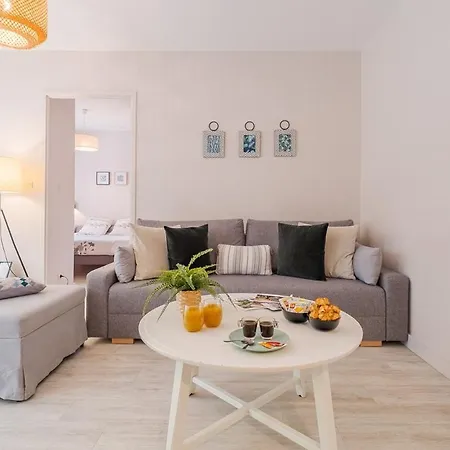 Appartement Les Capitouls - Avec Piscine, Parking&jardin Privé ! *
